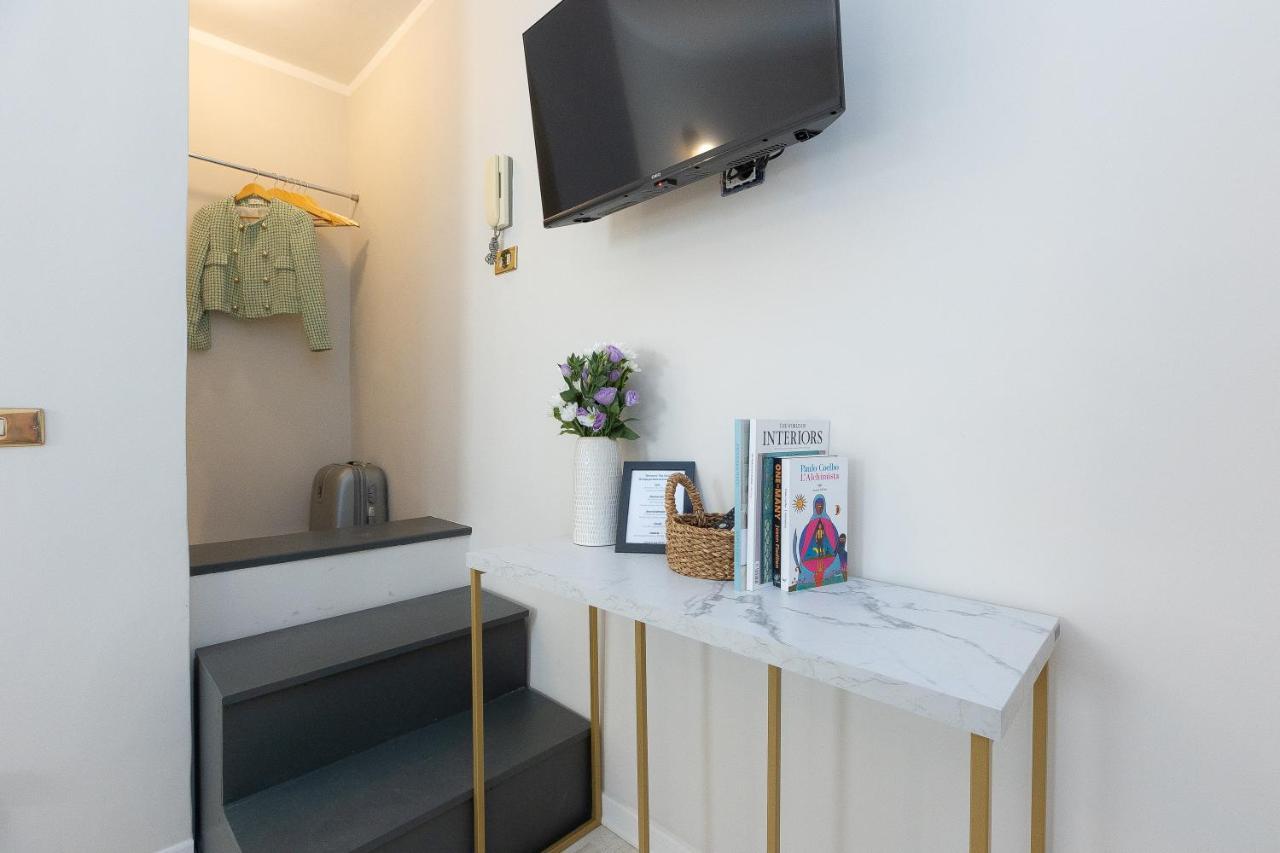 Отель Tiny Studio Piazza Del Popolo Рим Экстерьер фото